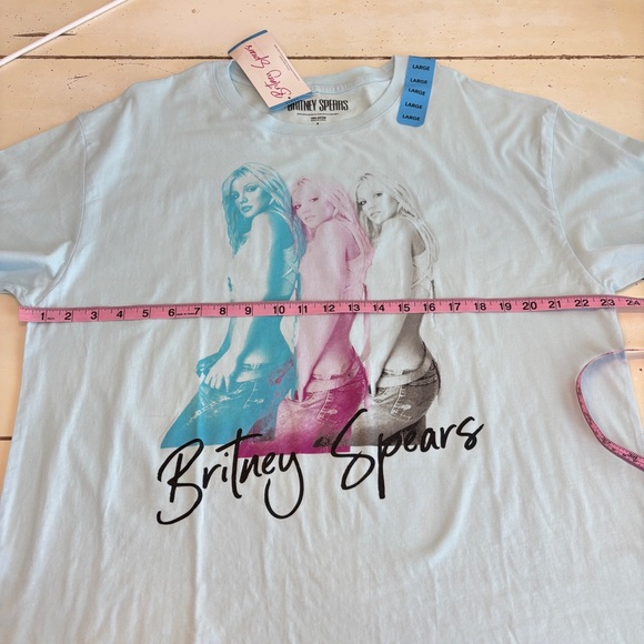 Britney Spears Screen Print Band T Shirt Women’s Large Blue & Pink New with Tags - Picture 7 of 8